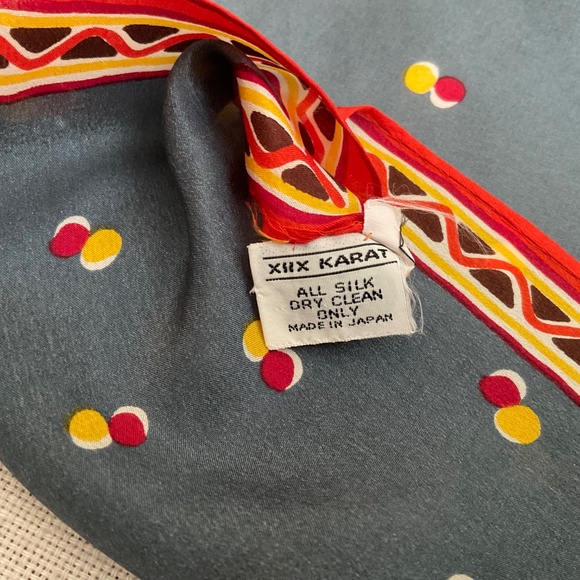 Kenzo Paris Vintage 80’ Silk Geometric Hand-Rolled Signed Scarf Made in Japan - Picture 7 of 8